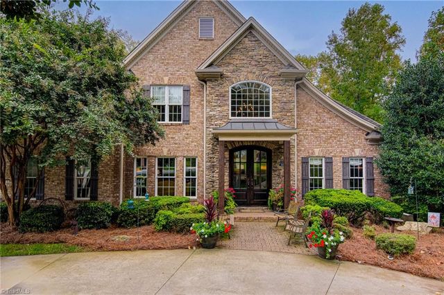 $1,050,000 | 2825 Creekfield Way | West Suburban Winston-Salem