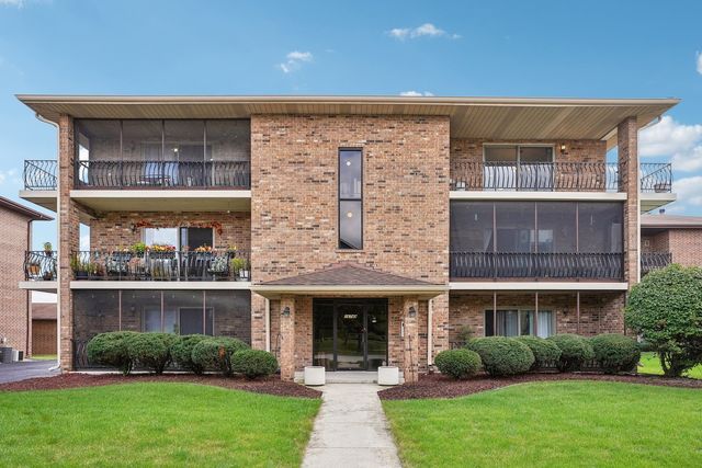 $225,000 | 16749 Paxton Avenue, Unit 3S | Tinley Park