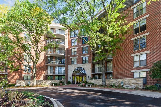 $307,000 | 509 Aurora Avenue, Unit 302 | Naperville