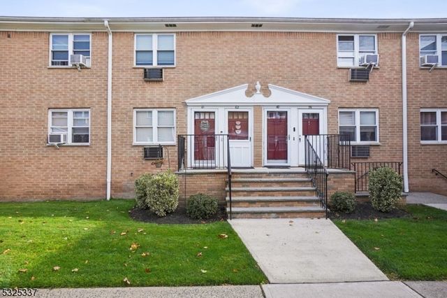 $285,000 | 725 Joralemon Street, Unit 61 | Belleville