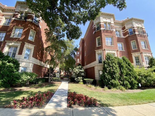 $1,700 | 432 South Euclid Avenue, Unit 2E | Oak Park