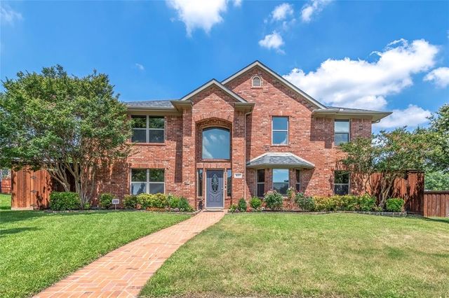 $829,000 | 8221 Greenwood Drive | Plano