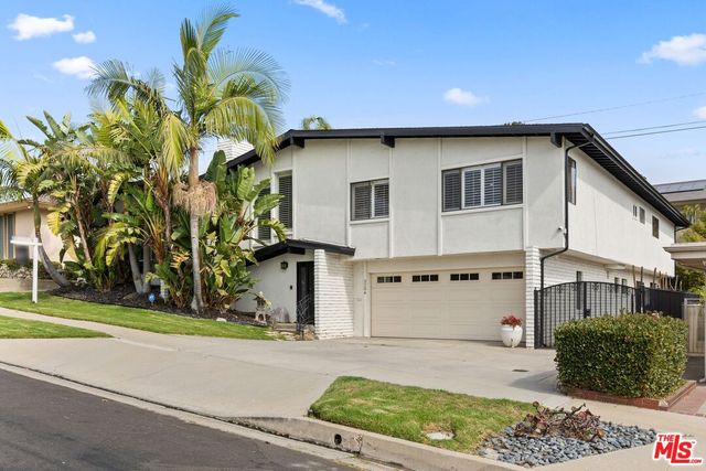 $2,195,000 | 5204 Bedford Avenue | Ladera Heights