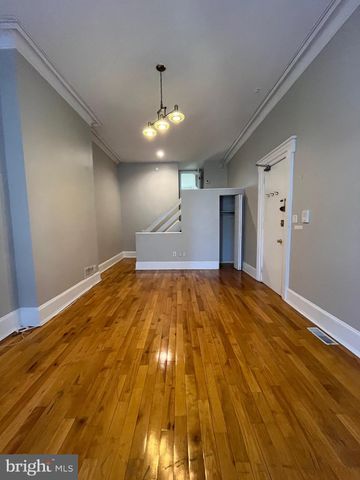 $2,000 | 1828 Green Street, Unit 1F | Spring Garden