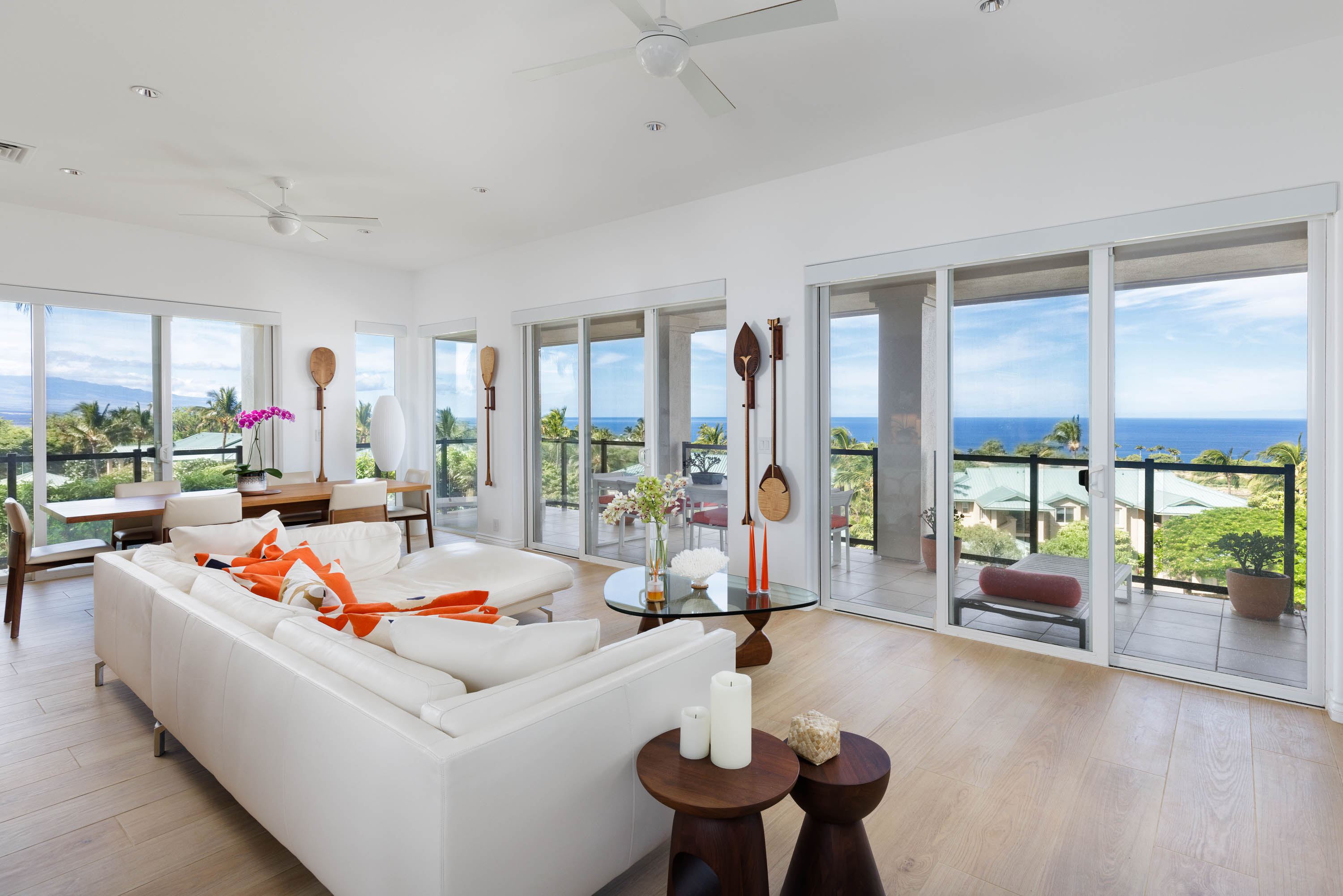 Kumulani H4, Beautifully Renovated and Decorated Unit with Ocean and Mountain Views!