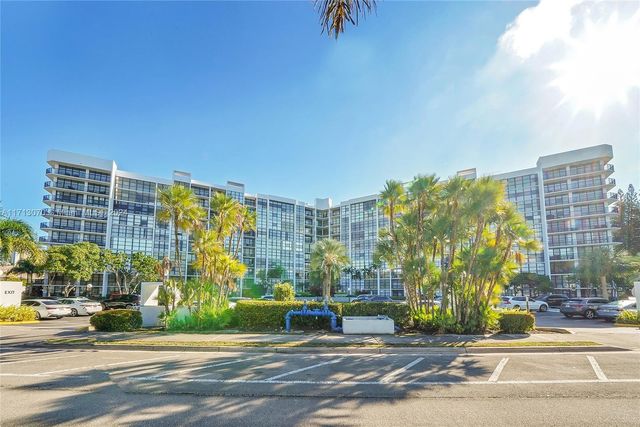 $459,000 | 1000 Parkview Drive, Unit 730 | Three Islands