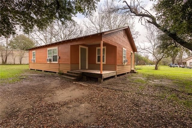 402 North Woodrow Street, Madisonville, TX 77864 | Compass