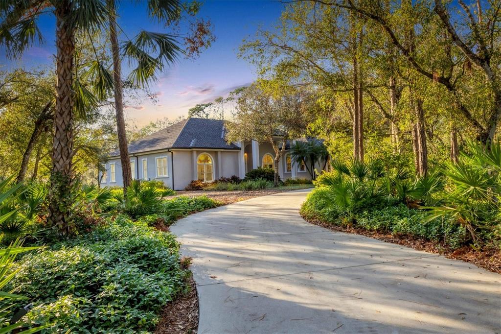 Curving driveway gives a lot of privacy to the front entrance