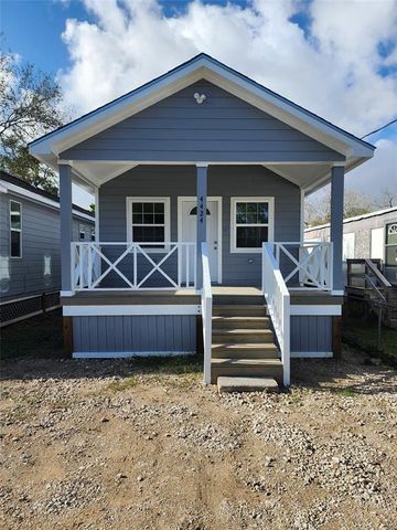 $1,600 | 4424 8th Street | Clifton by the Sea