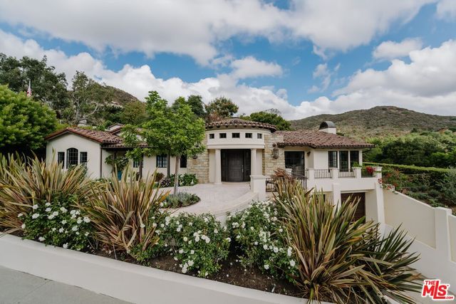 $6,000,000 | 16647 Bienveneda Place | Pacific Palisades