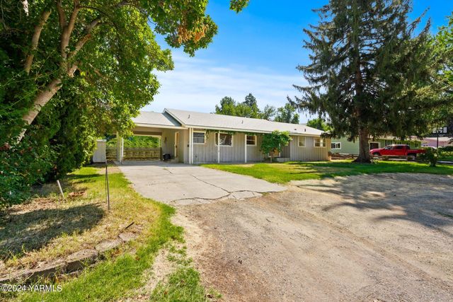 $449,000 | 1020 Elm Street | Prosser