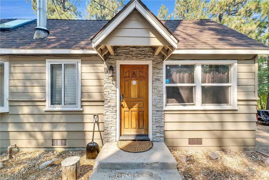 a view of entrance of the house