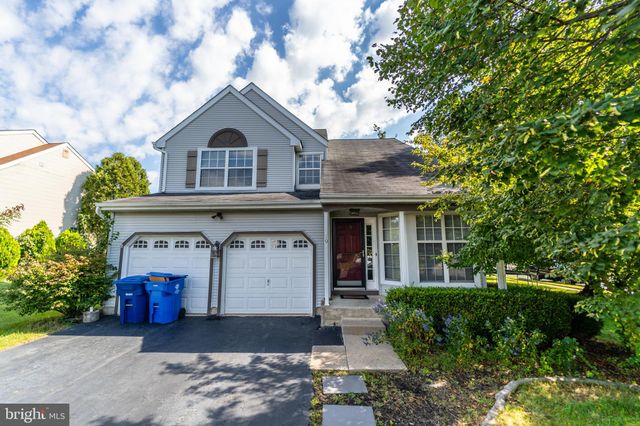 $3,000 | 19 Dryden Drive | The Bridle Club