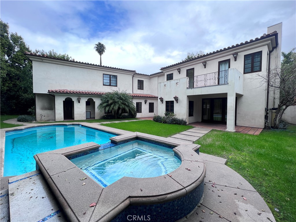 a view of a house with pool