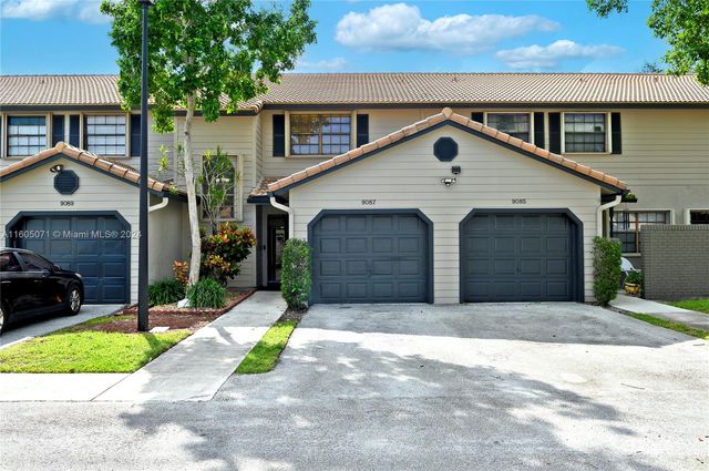 $444,000 | 9087 Vineyard Lake Drive | Jacaranda