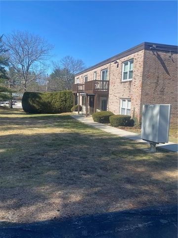 $2,400 | 5 Apple Valley Parkway, Unit 5 | Fountain Spring