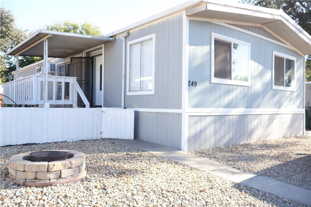 a view of a house with a outdoor space