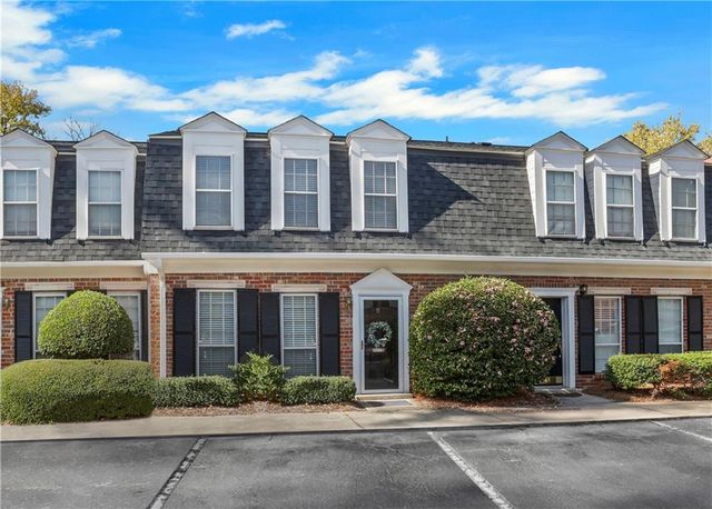 $349,900 | 11 Newport Place Northwest | Westover Plantation