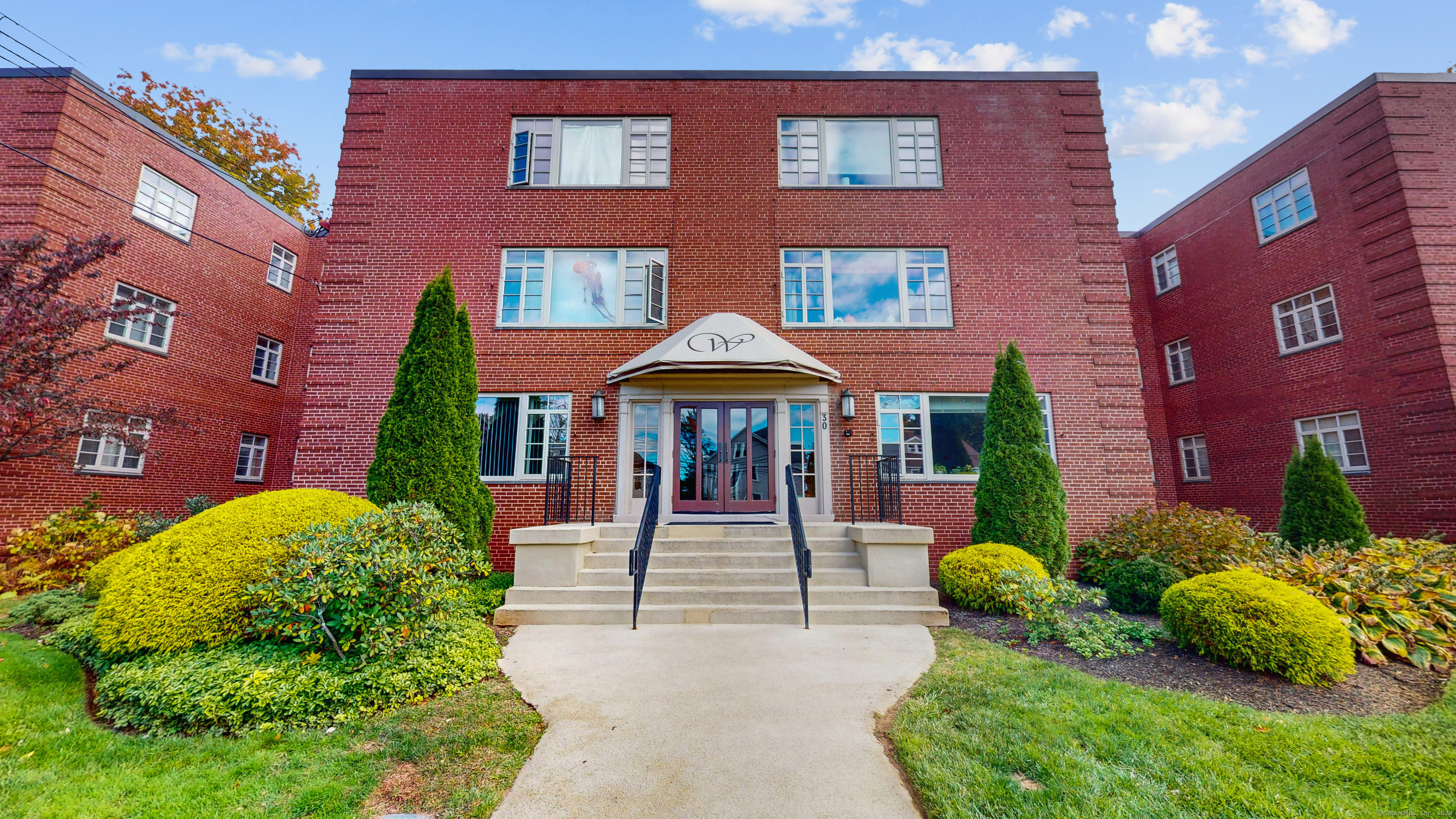 Welcome to the Westbury on Outlook Avenue!! This handsome, secured brick building has mail & package delivery within the front lobby.