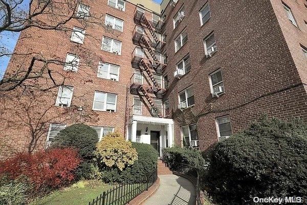 $375,000 | 81-05 35th Avenue, Unit 3P | Jackson Heights