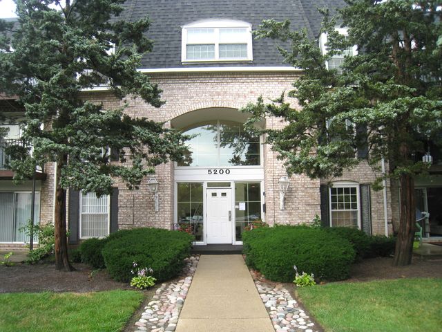 $1,700 | 5200 Carriageway Drive, Unit 306 | Rolling Meadows