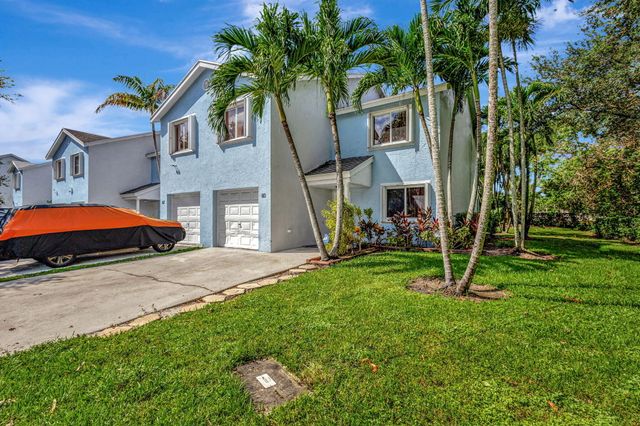 $440,000 | 60 Fairway Lane | Royal Palm Beach