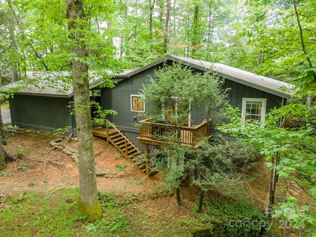 $530,000 | 14 Holly Ridge Road | Dunns Rock Township - Transylvania County