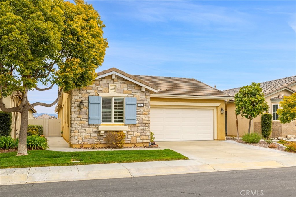 360 Shining Rock Beaumont CA 92223 Compass