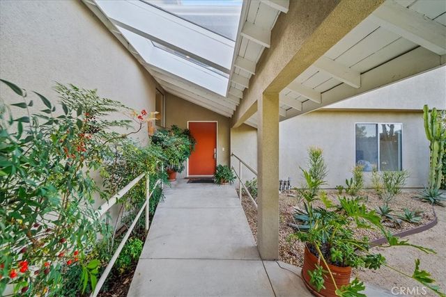 $1,995,000 | 4631 Ellenita Avenue | Tarzana