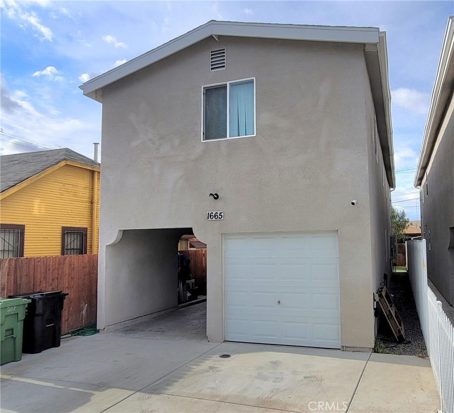 a view of a garage