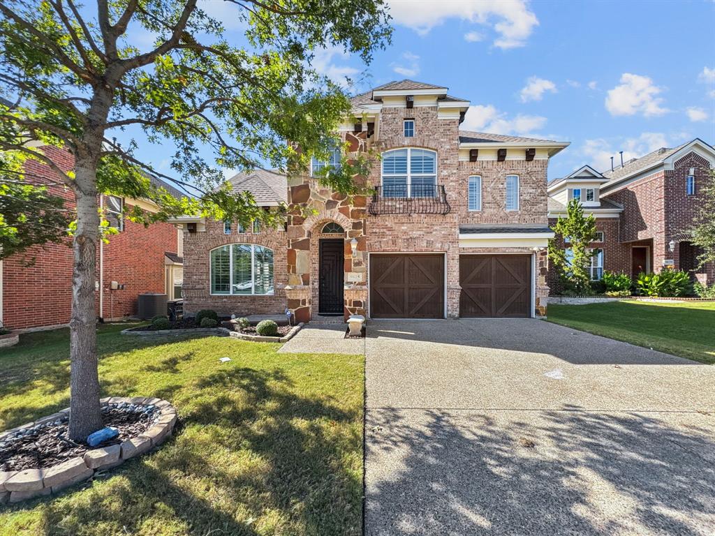 a view of a house with swimming pool and a yard