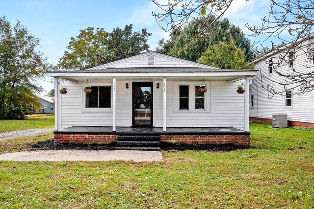 $1,500 | 153 West Lillington Street | Angier