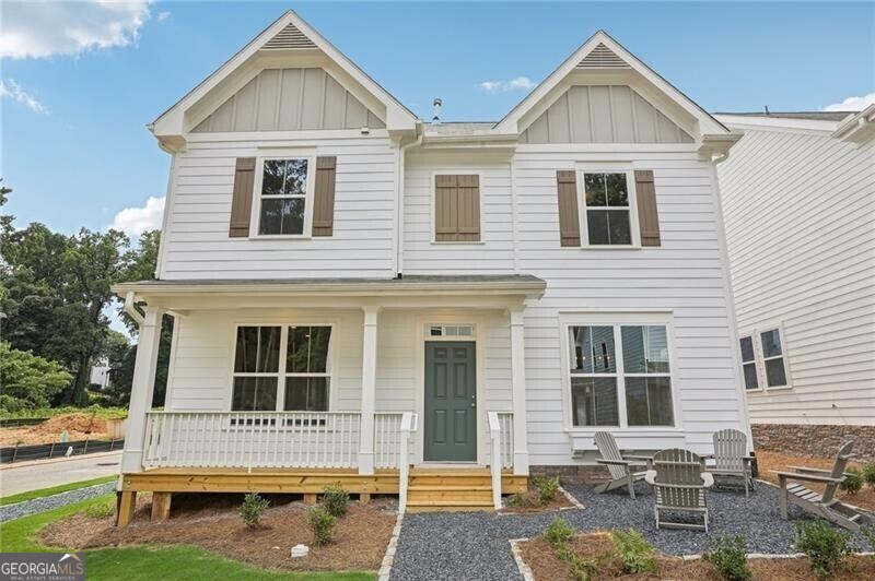 View of front of home featuring a porch