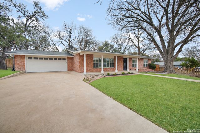 $489,000 | 541 Cardinal Drive | Kerrville