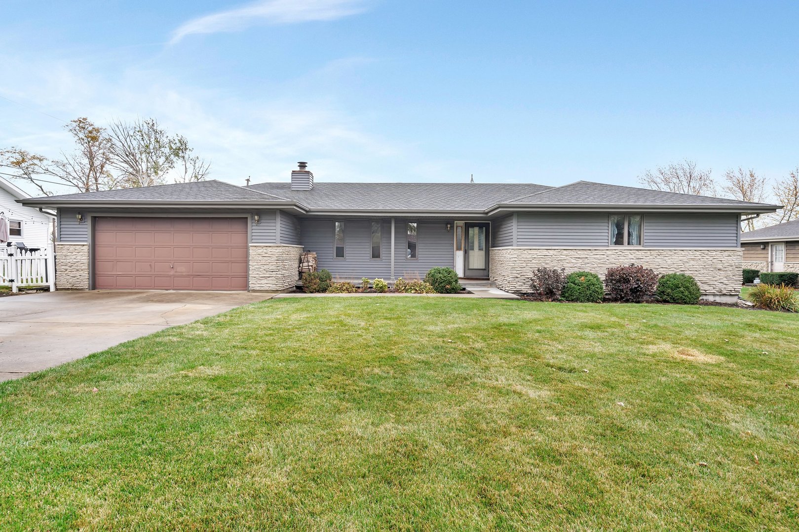 a front view of house with yard