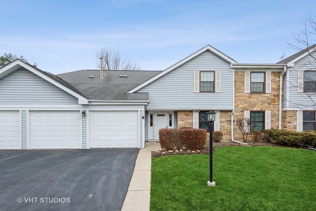 $299,000 | 370 Ferndale Court, Unit A2 | Schaumburg