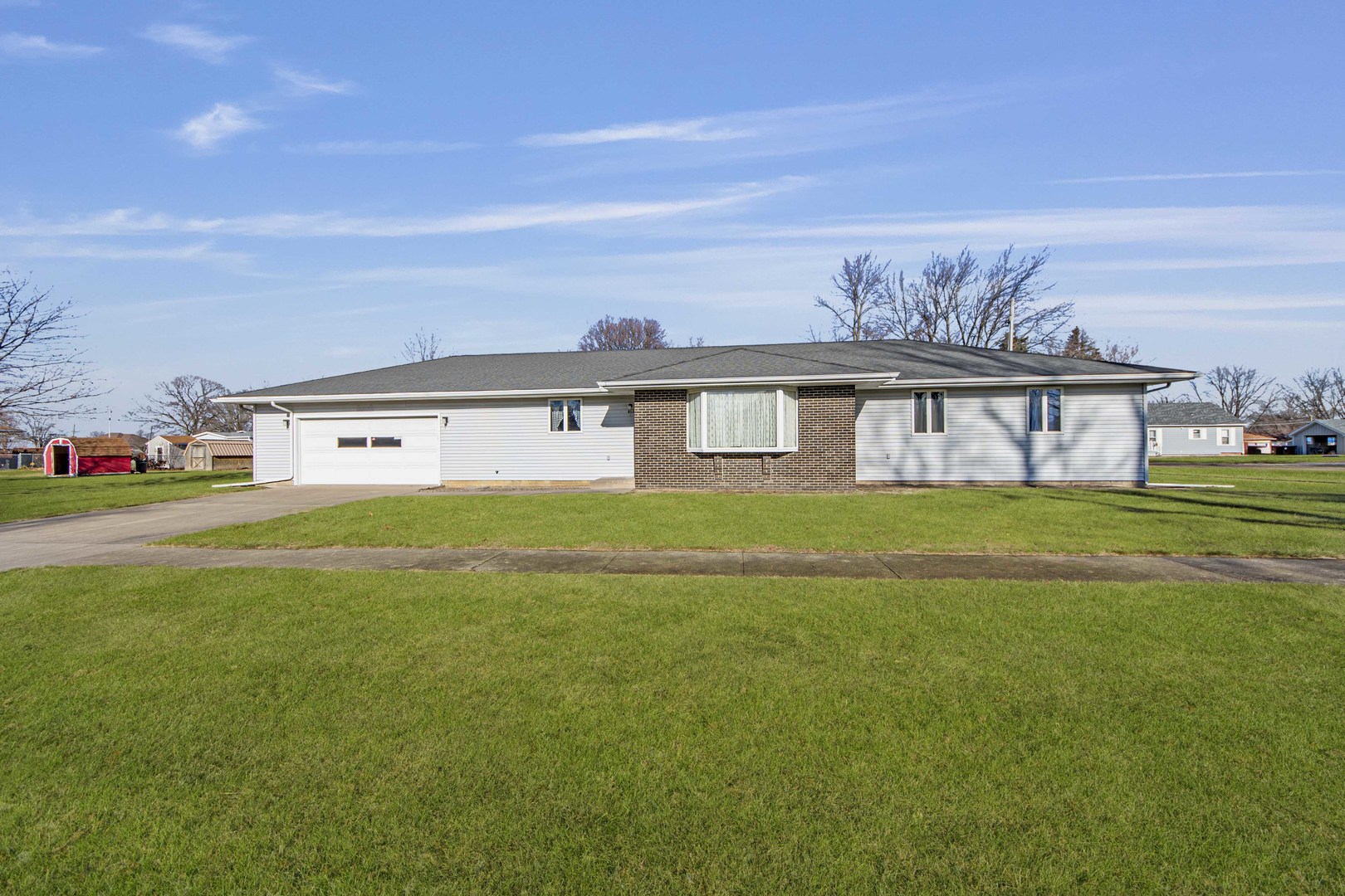 a front view of house with yard