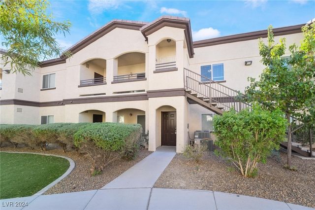 $319,900 | 2291 West Horizon Ridge Parkway, Unit 5129 | Gables Condominiums