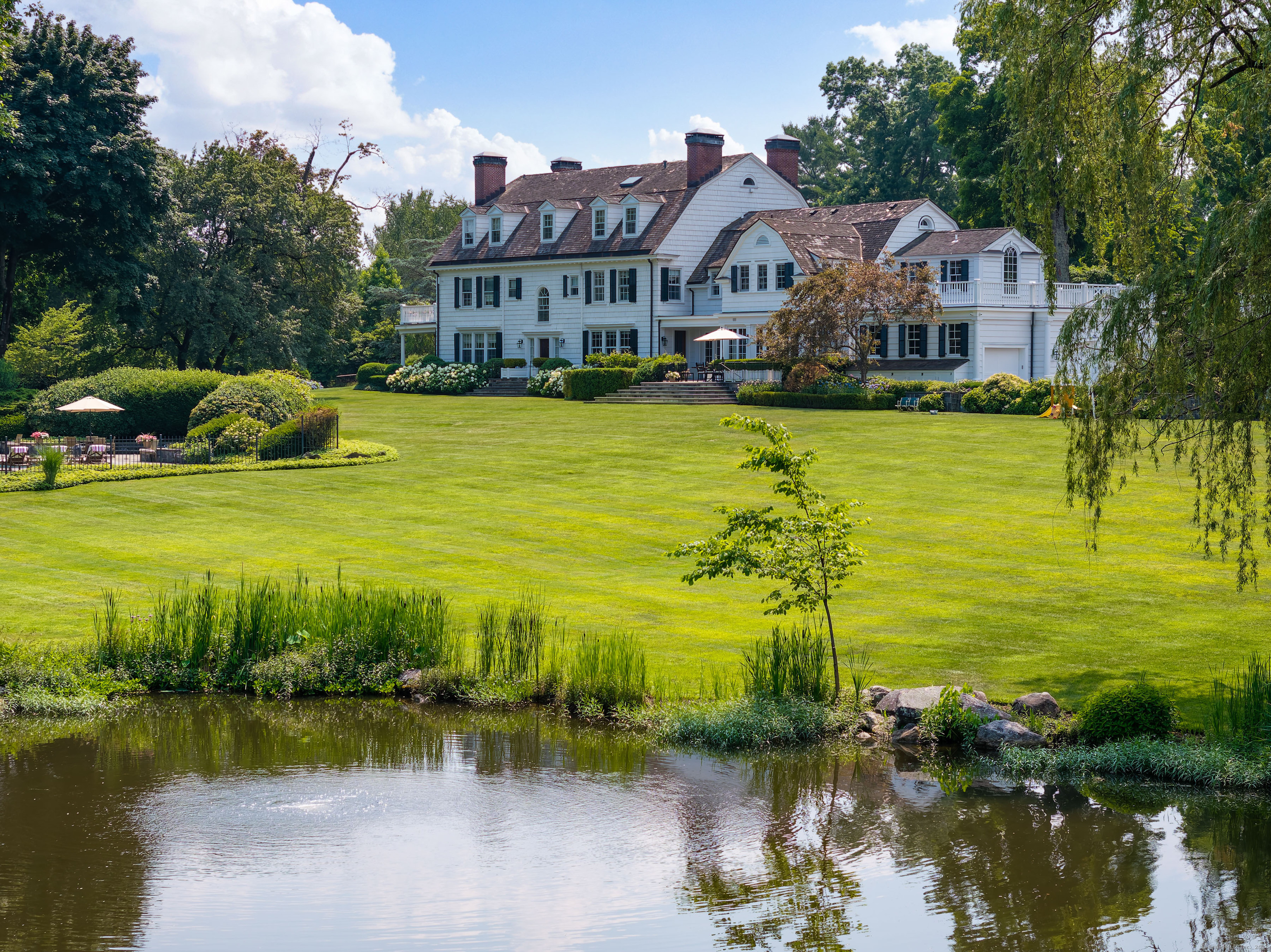 a view of a lake with houses