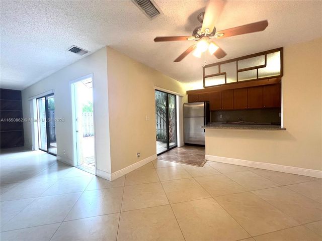 $295,000 | 246 Woodland Road, Unit 246 | Palm Springs Village