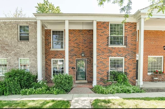 $550,000 | 5731 Sutton Place | Hinsdale