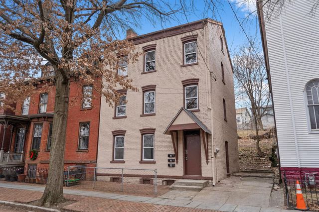 $600,000 | 37 South Bridge Street | Union Street Historic District