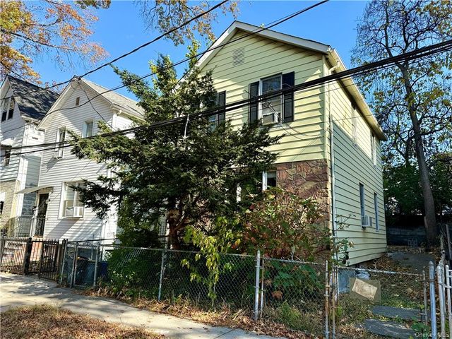 $450,000 | 3026 Bronx Park East | Olinville