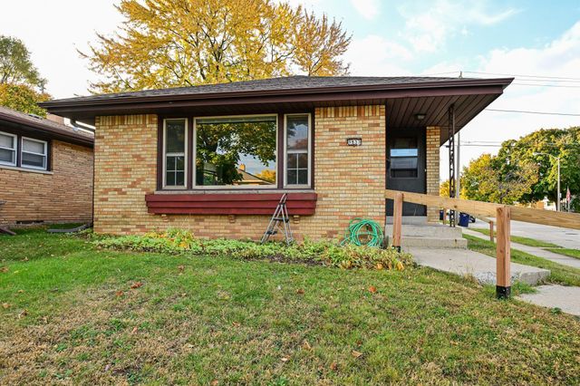 $229,900 | 9833 West Lincoln Avenue | President Heights