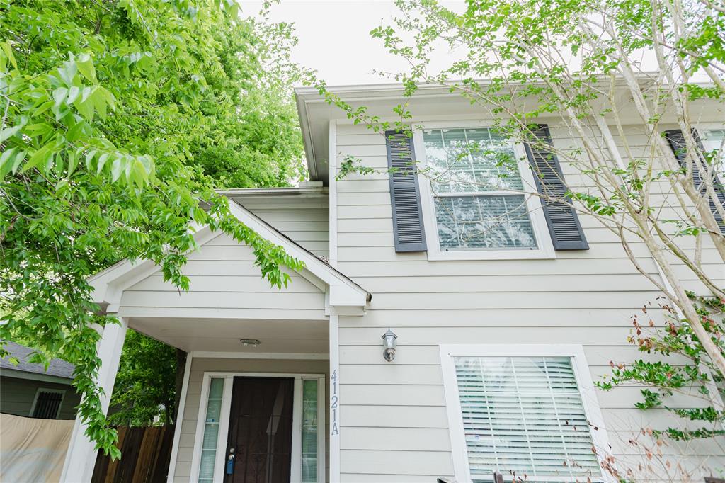 a house view with a outdoor space