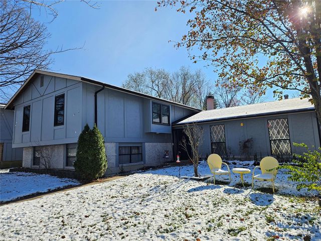 $289,900 | 16 Creekside Drive | Saint Peters