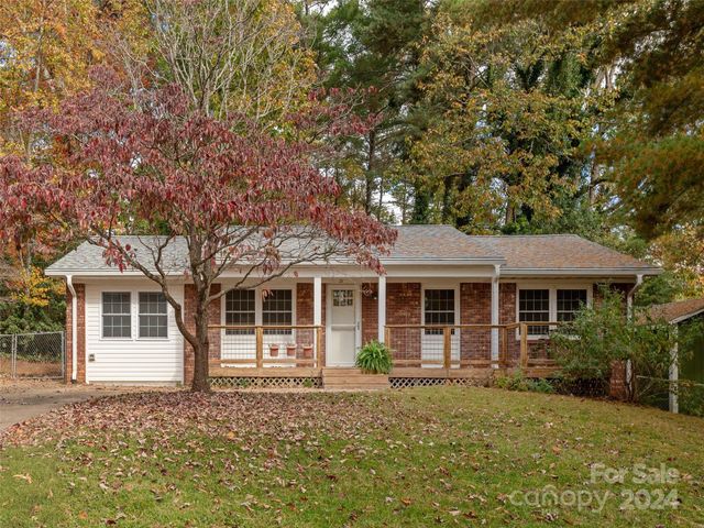 $495,000 | 21 Clement Drive | Haw Creek