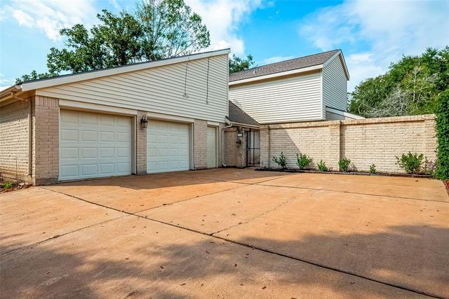 $290,000 | 2726 Kissing Camel Court | Quail Valley