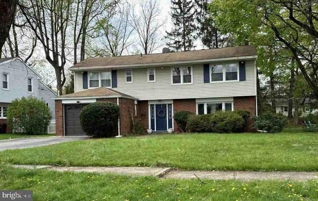 $354,600 | 1134 North 26th Street | South Whitehall Township - Lehigh County