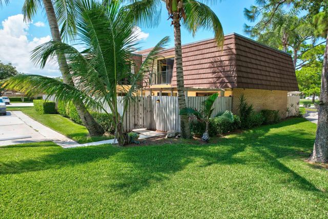 $3,100 | 320 3rd Lane | Palm Beach Gardens